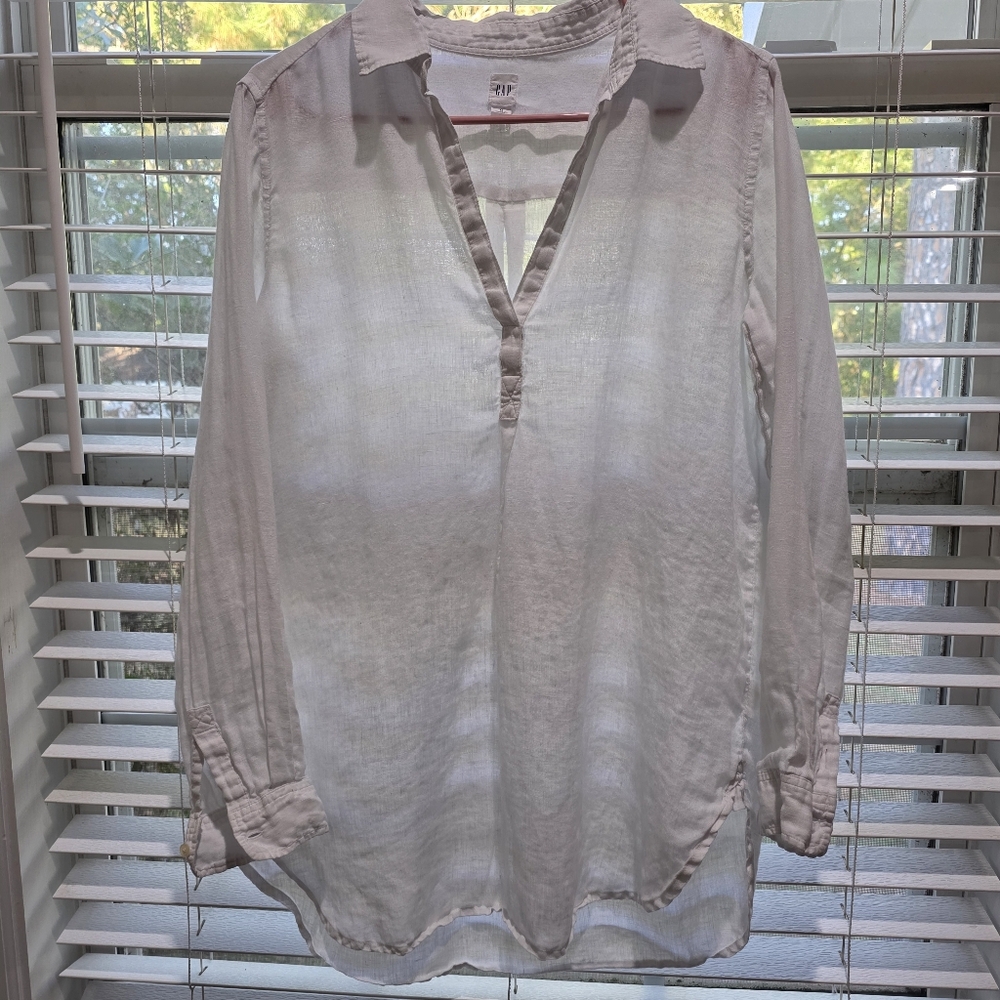 GAP women's white blouse